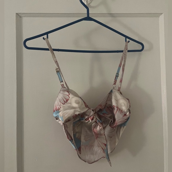 Super cute tank top - Picture 2 of 2